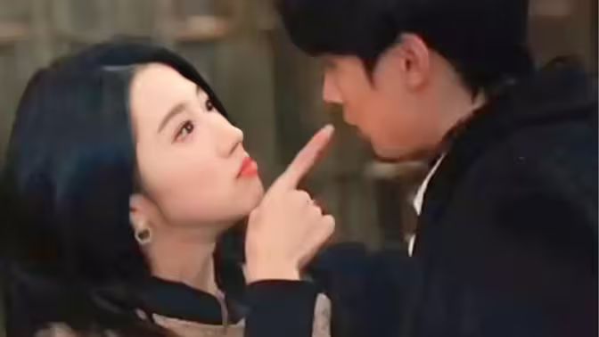 總裁夫人當(dāng)膩了，今天開(kāi)始好好打工(全集)