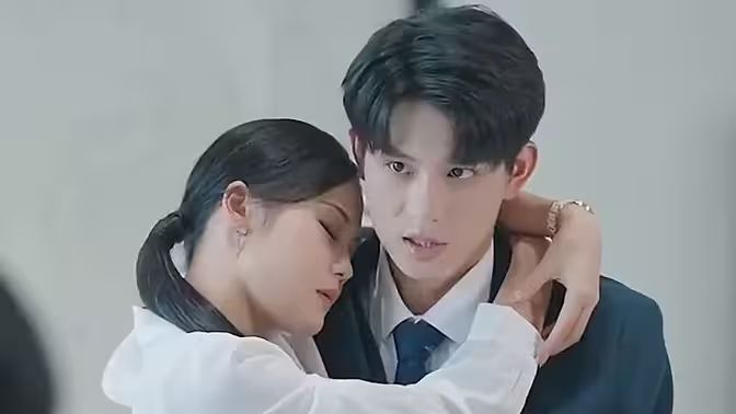 重生后，虐文霸總拿了寵妻劇本(全集)