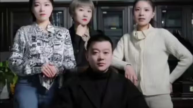 夏總，合租女孩太調(diào)皮（合租帥哥是總）(全集)